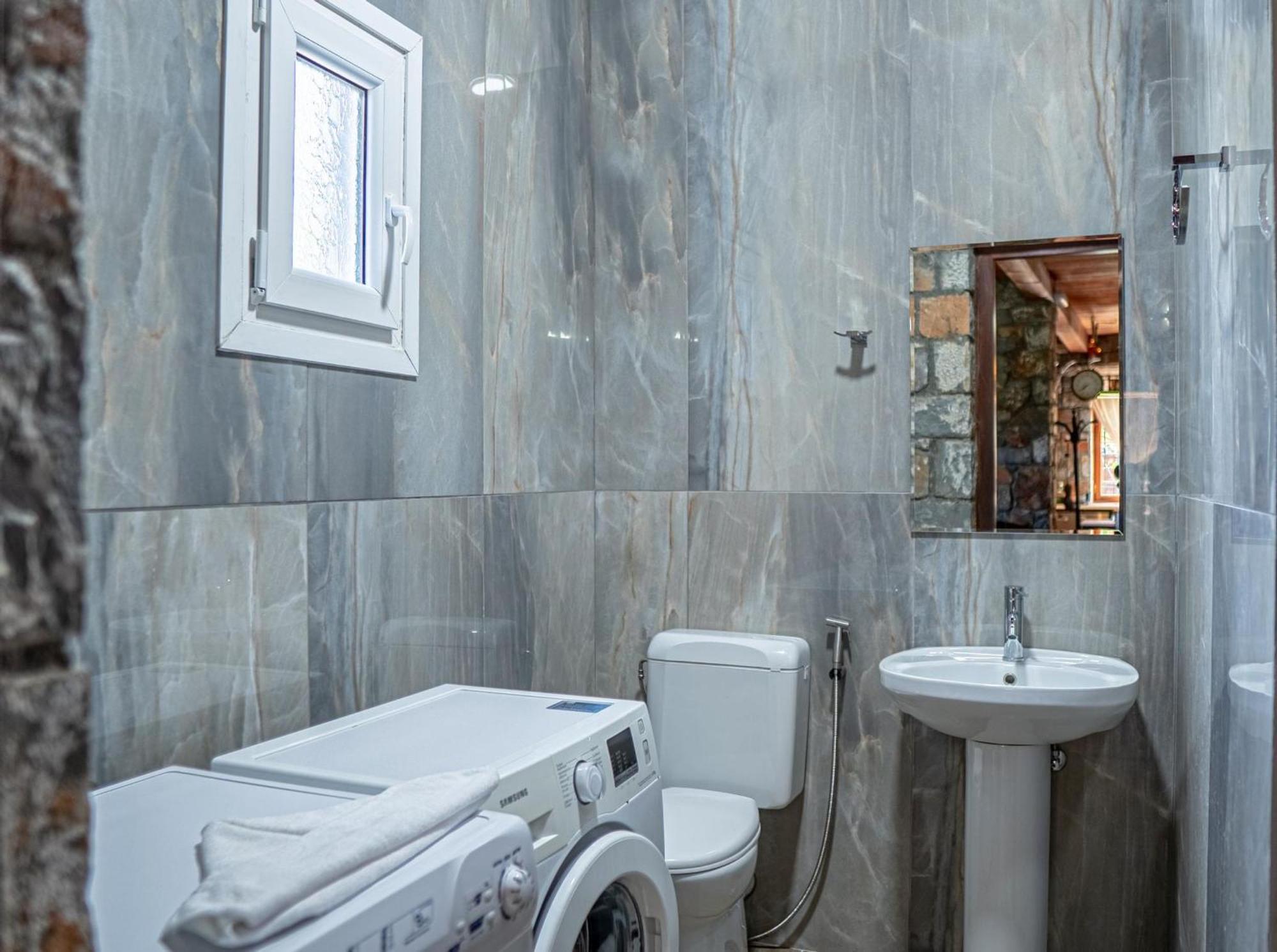 Iris Stone Built Villa Милатос Екстериор снимка