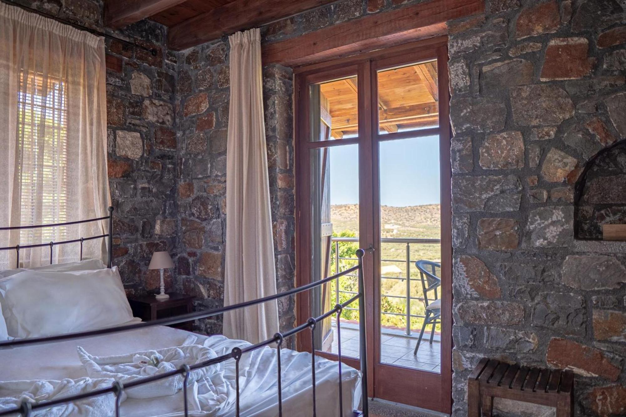 Iris Stone Built Villa Милатос Екстериор снимка