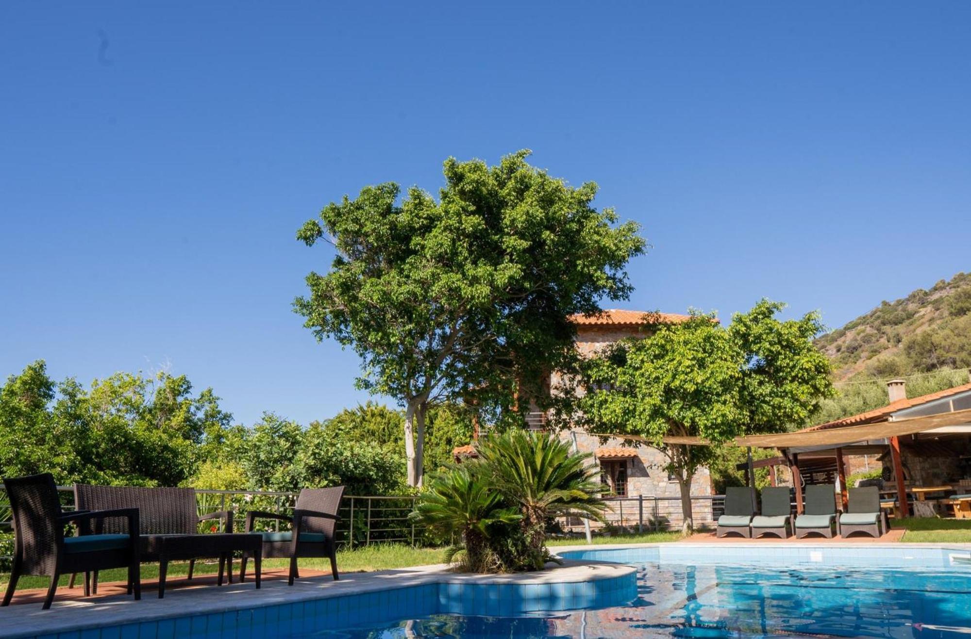 Iris Stone Built Villa Милатос Екстериор снимка